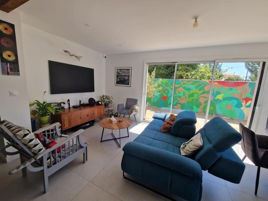 Les Zebres- Wifi-jacuzzi-velos-ecran Plat- Parentales- Baignoire Villa