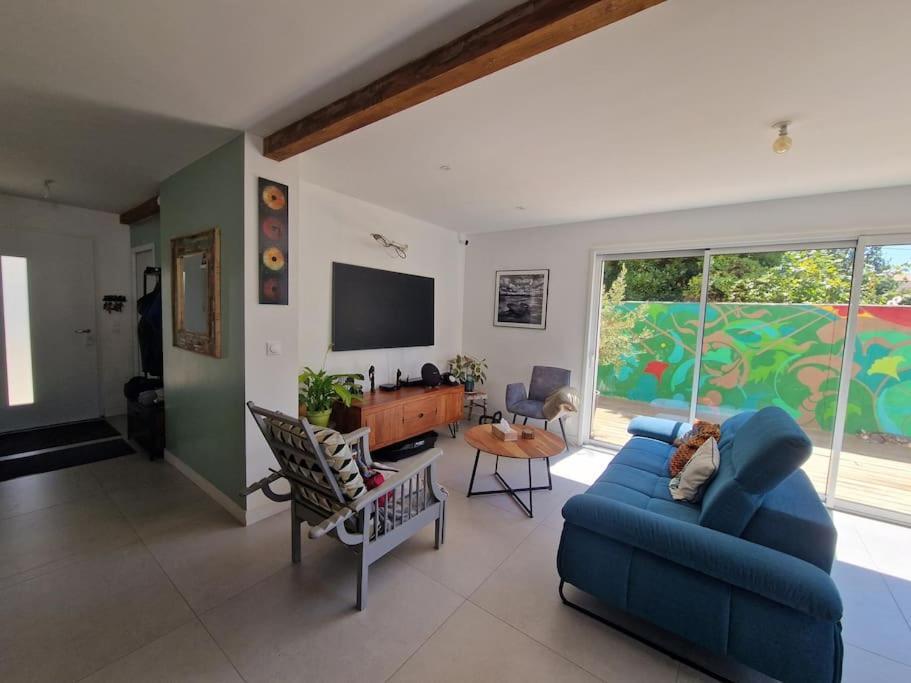 Villa Les Zebres- Wifi-jacuzzi-velos-ecran Plat- Parentales- Baignoire